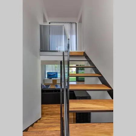 Aurus - Luxury 5 Bedroom