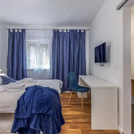 Aurus - Luxury 5 Bedroom Vir