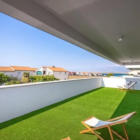 Aurus - Luxury 5 Bedroom Villa