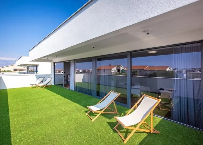 Aurus - Luxury 5 Bedroom * Vir