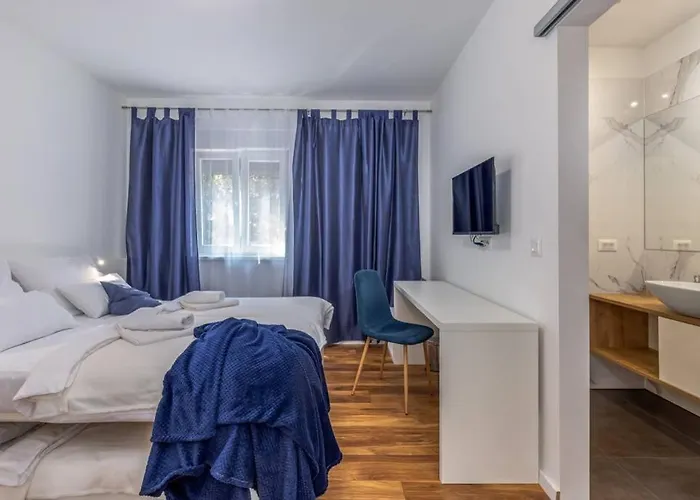 Aurus - Luxury 5 Bedroom Vir