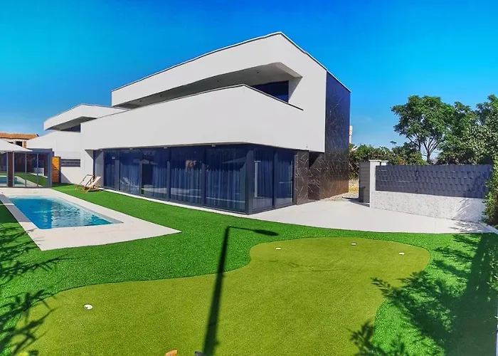 Willa Aurus - Luxury 5 Bedroom *