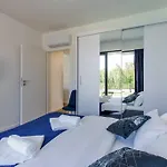 Aurus - Luxury 5 Bedroom Villa Vir