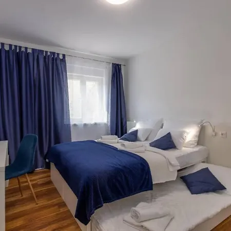 Aurus - Luxury 5 Bedroom Villa Vir