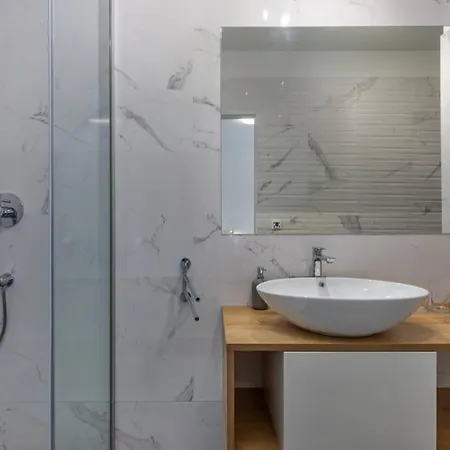 Aurus - Luxury 5 Bedroom Villa