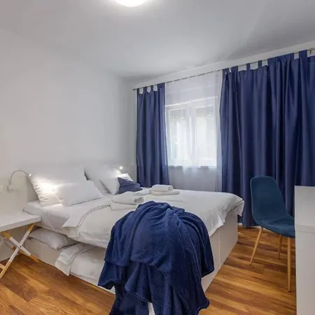 Aurus - Luxury 5 Bedroom