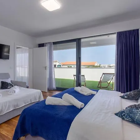 Villa Aurus - Luxury 5 Bedroom *