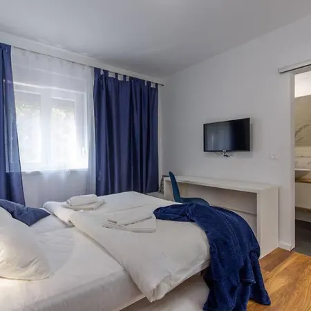 Aurus - Luxury 5 Bedroom Villa