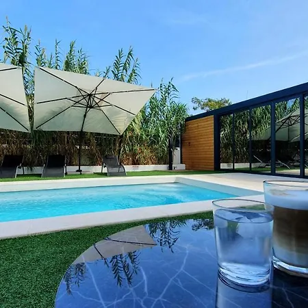 Villa Aurus - Luxury 5 Bedroom *