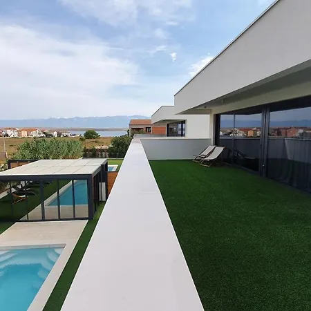 Aurus - Luxury 5 Bedroom Villa Vir