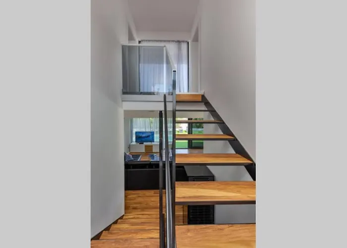 Aurus - Luxury 5 Bedroom