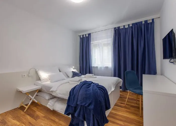 Aurus - Luxury 5 Bedroom