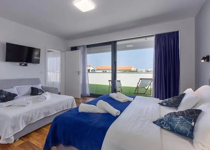 Villa Aurus - Luxury 5 Bedroom *