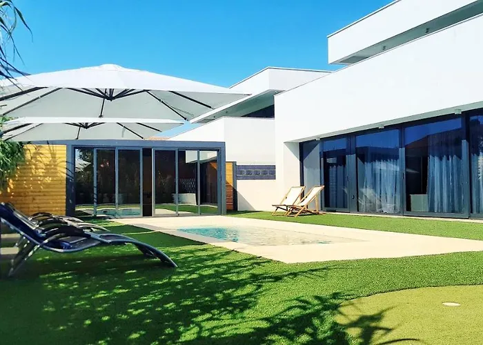 Aurus - Luxury 5 Bedroom Villa Vir